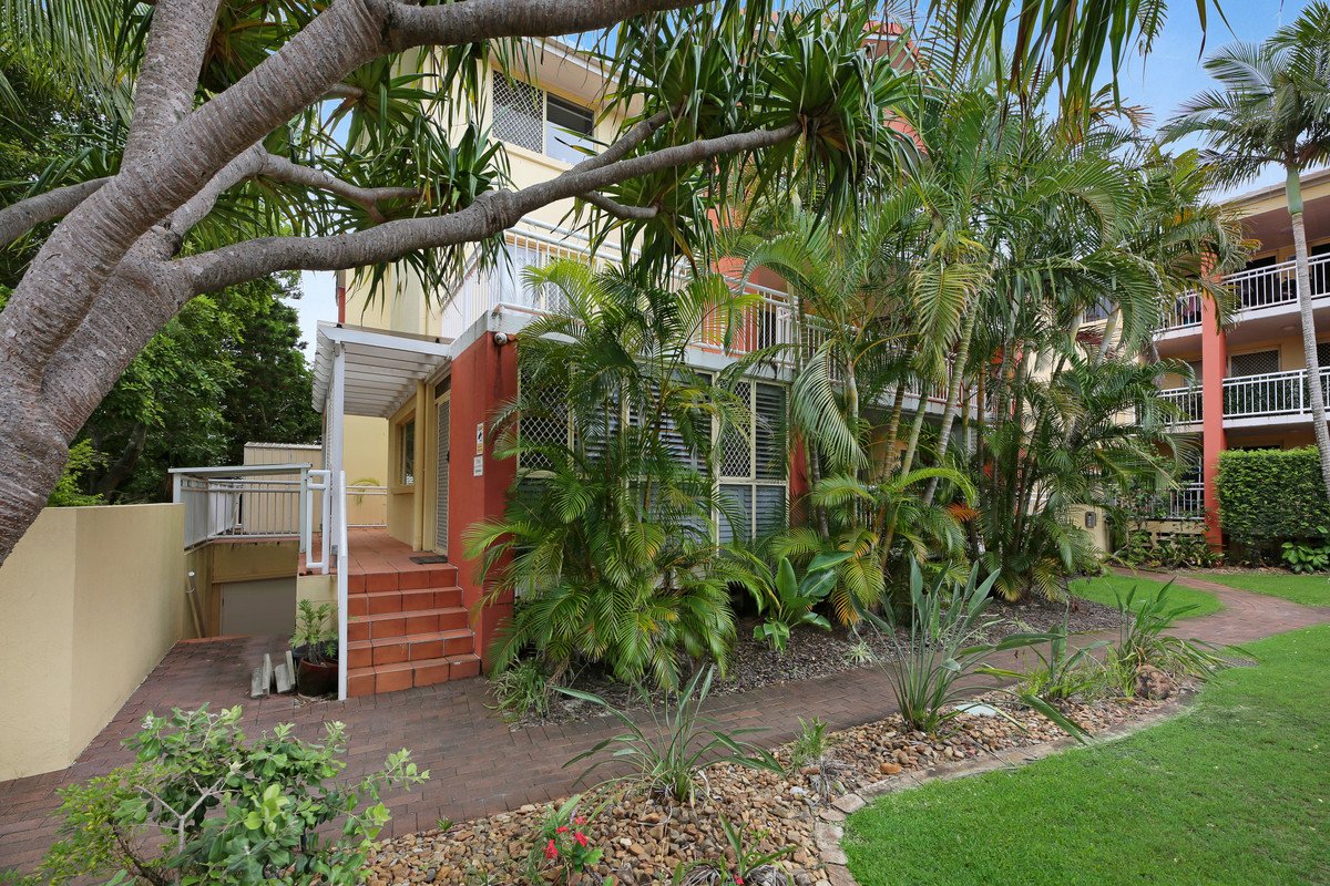 2/2103 Gold Coast Highway Miami 22