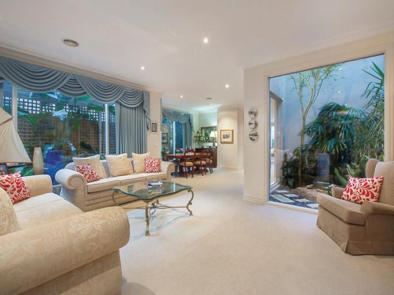 Gallery: 2/211 Dendy Street