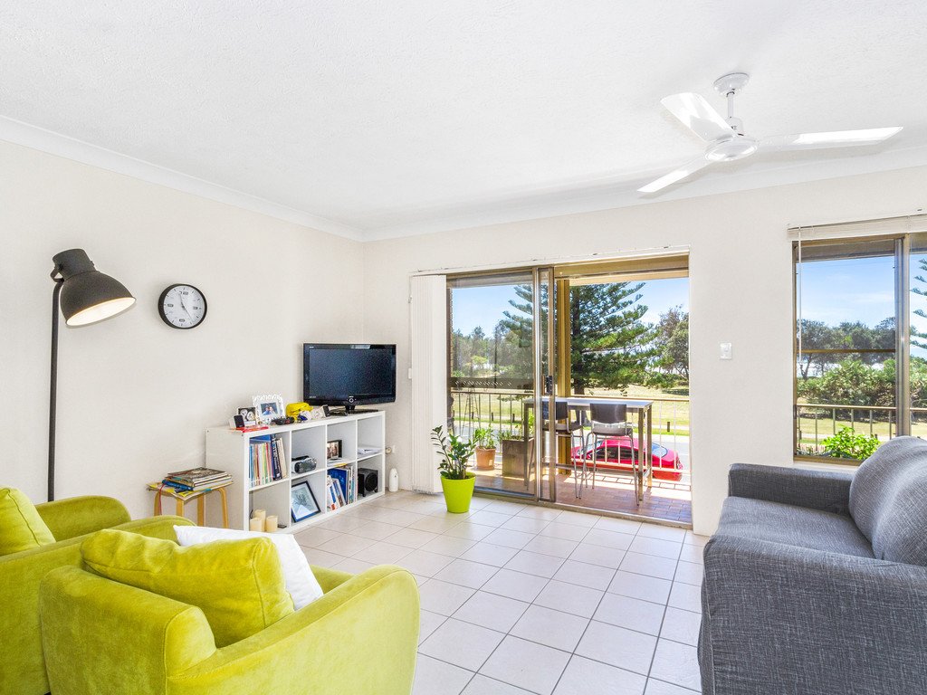 2/212 Marine Parade KINGSCLIFF 10