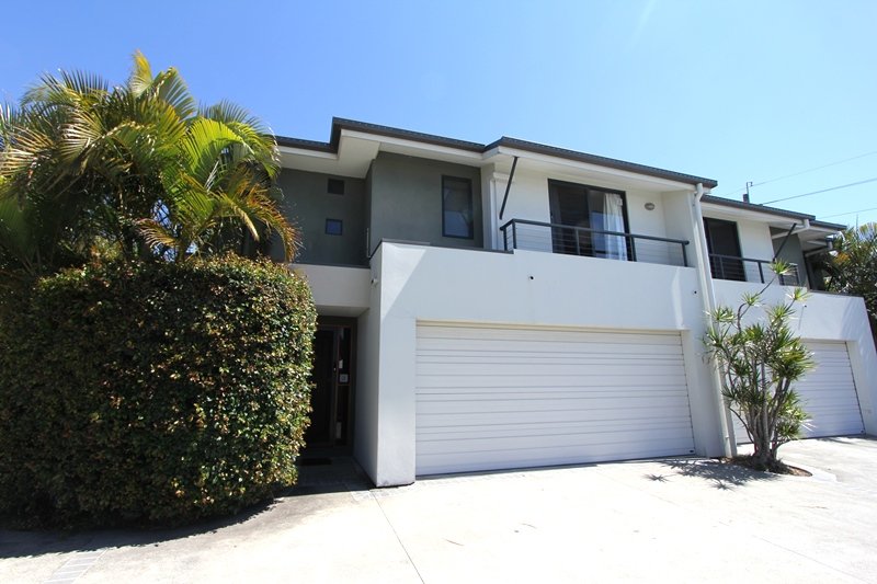 2/212 Nerang Street SOUTHPORT 1