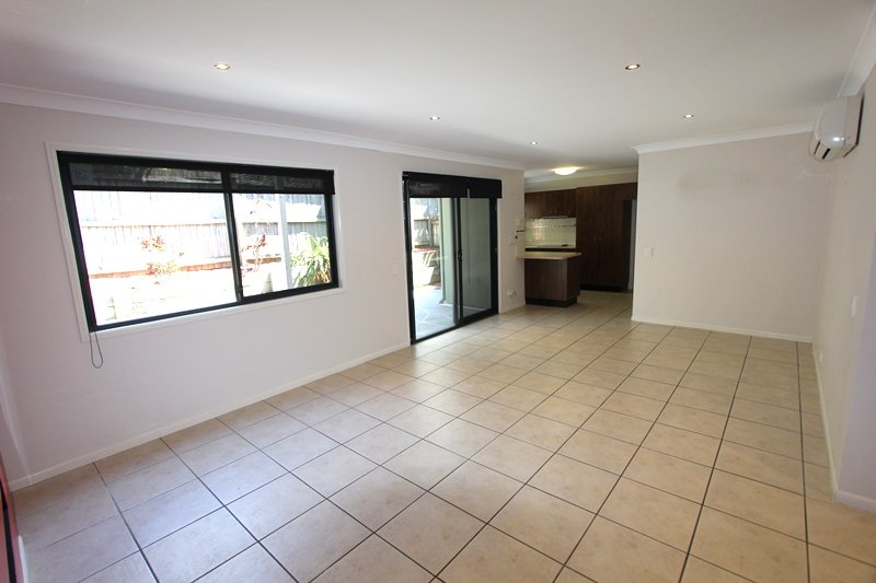 2/212 Nerang Street SOUTHPORT 3