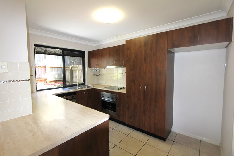 2/212 Nerang Street SOUTHPORT 4