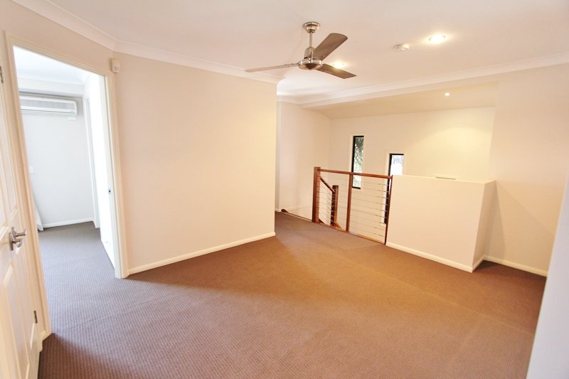 2/212 Nerang Street SOUTHPORT 5