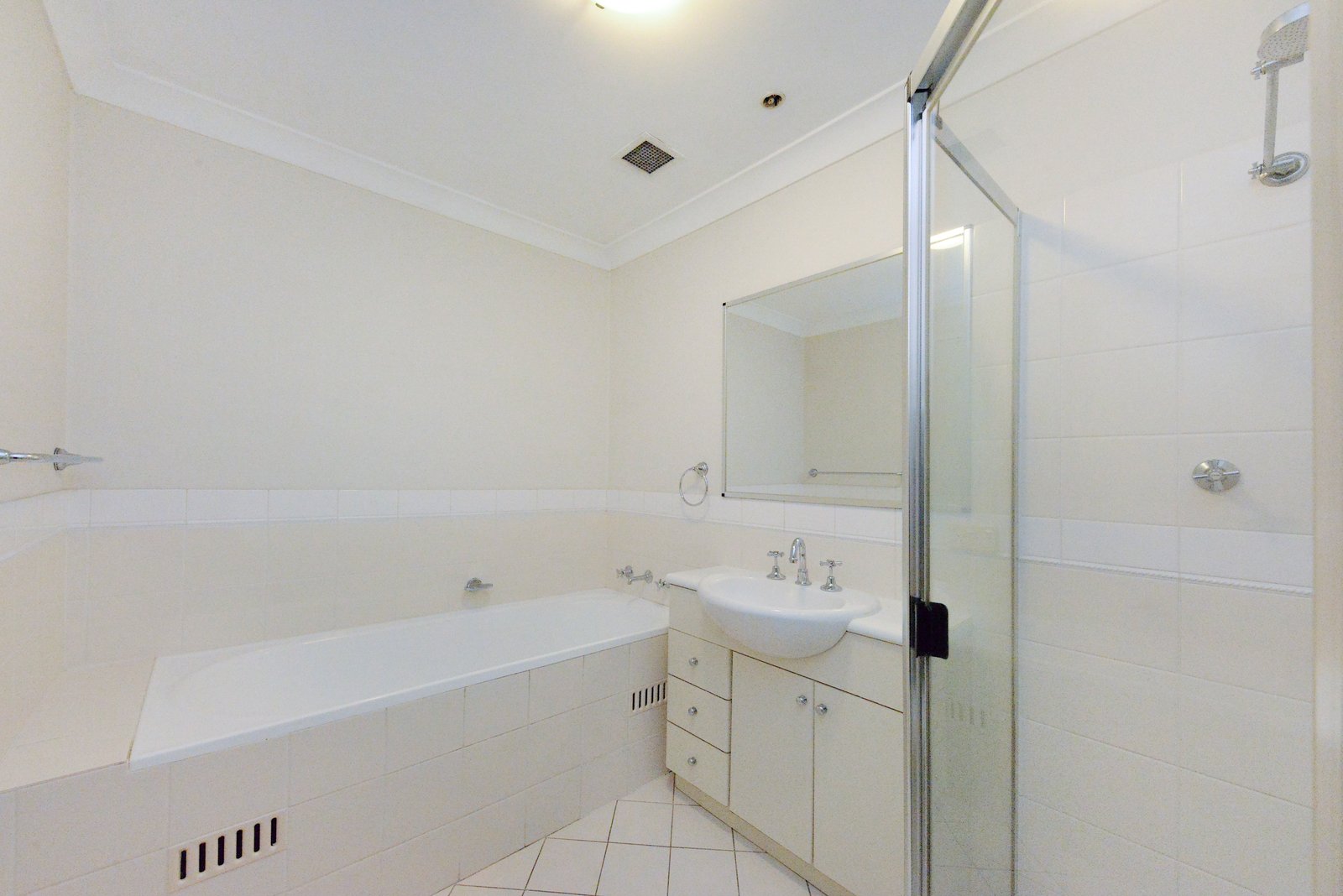 22/125 Banksia Street BOTANY 4