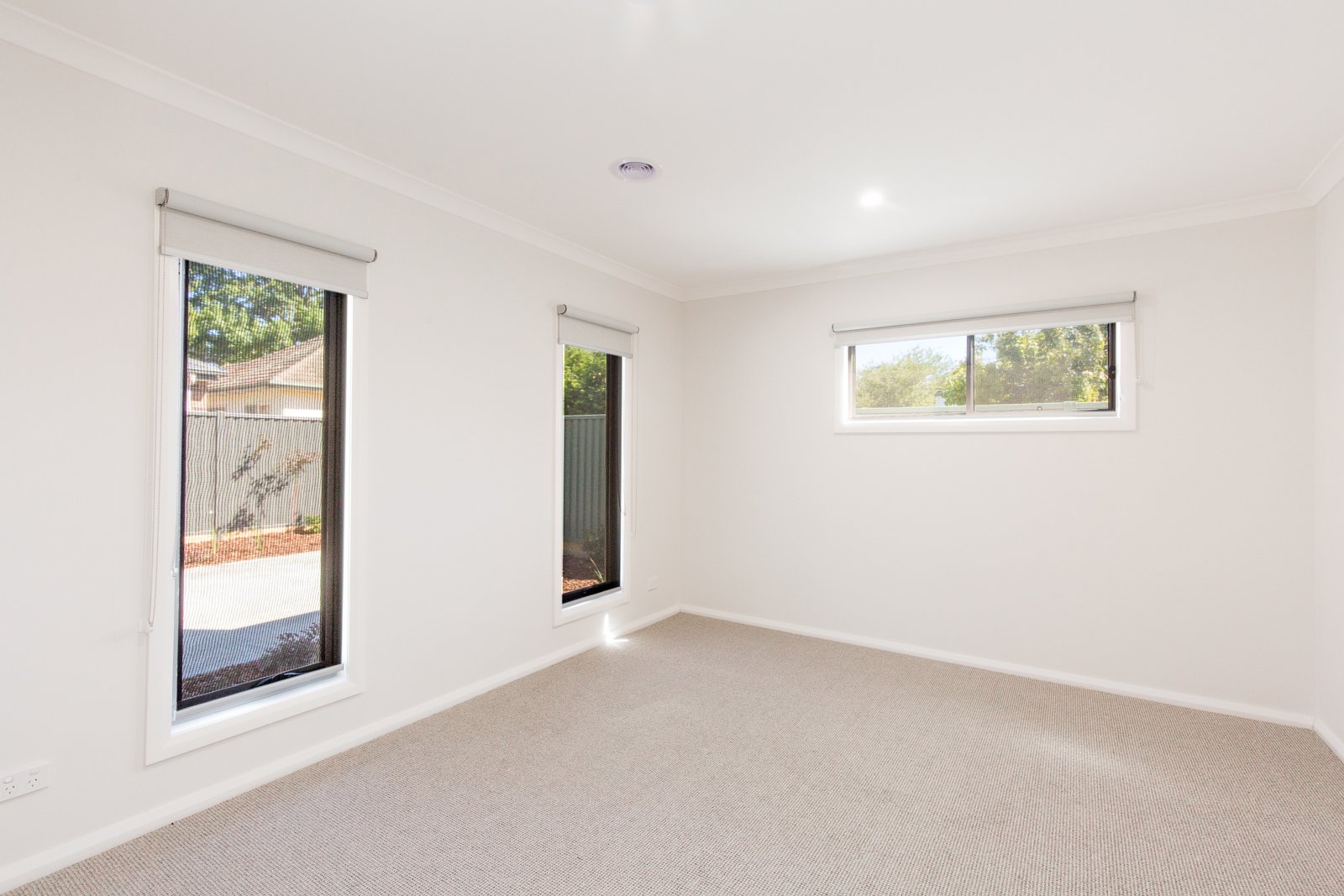 Gallery: 2/213 Adair Street