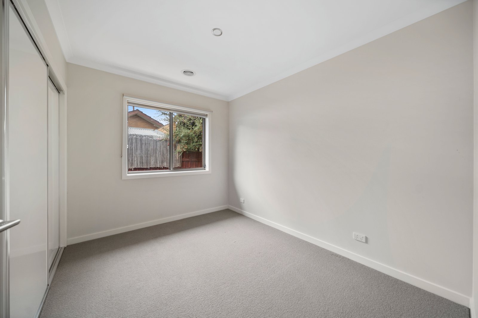 2/213 Holdsworth Rd  NORTH BENDIGO 8