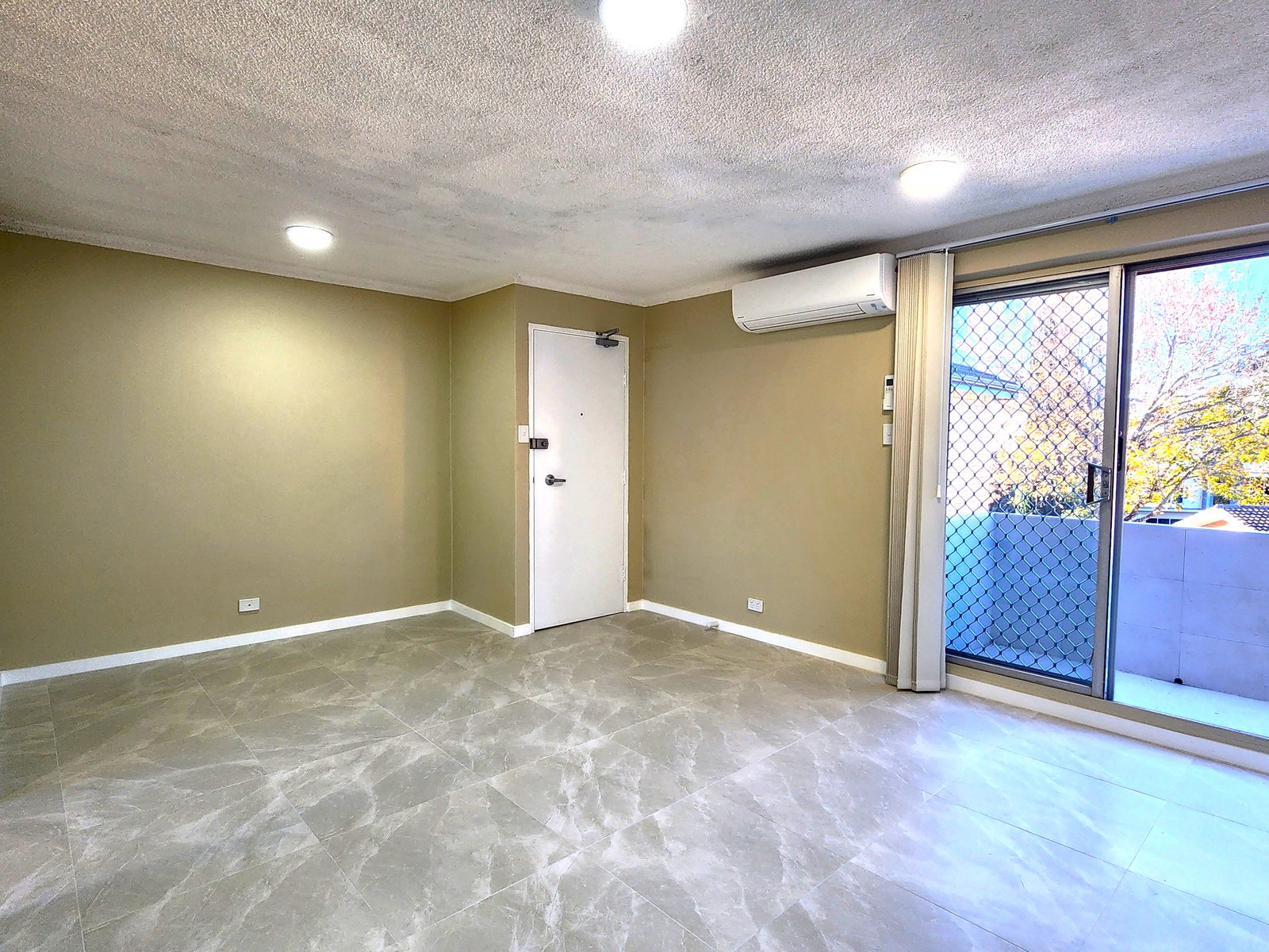 22/13 Speed Street LIVERPOOL 3