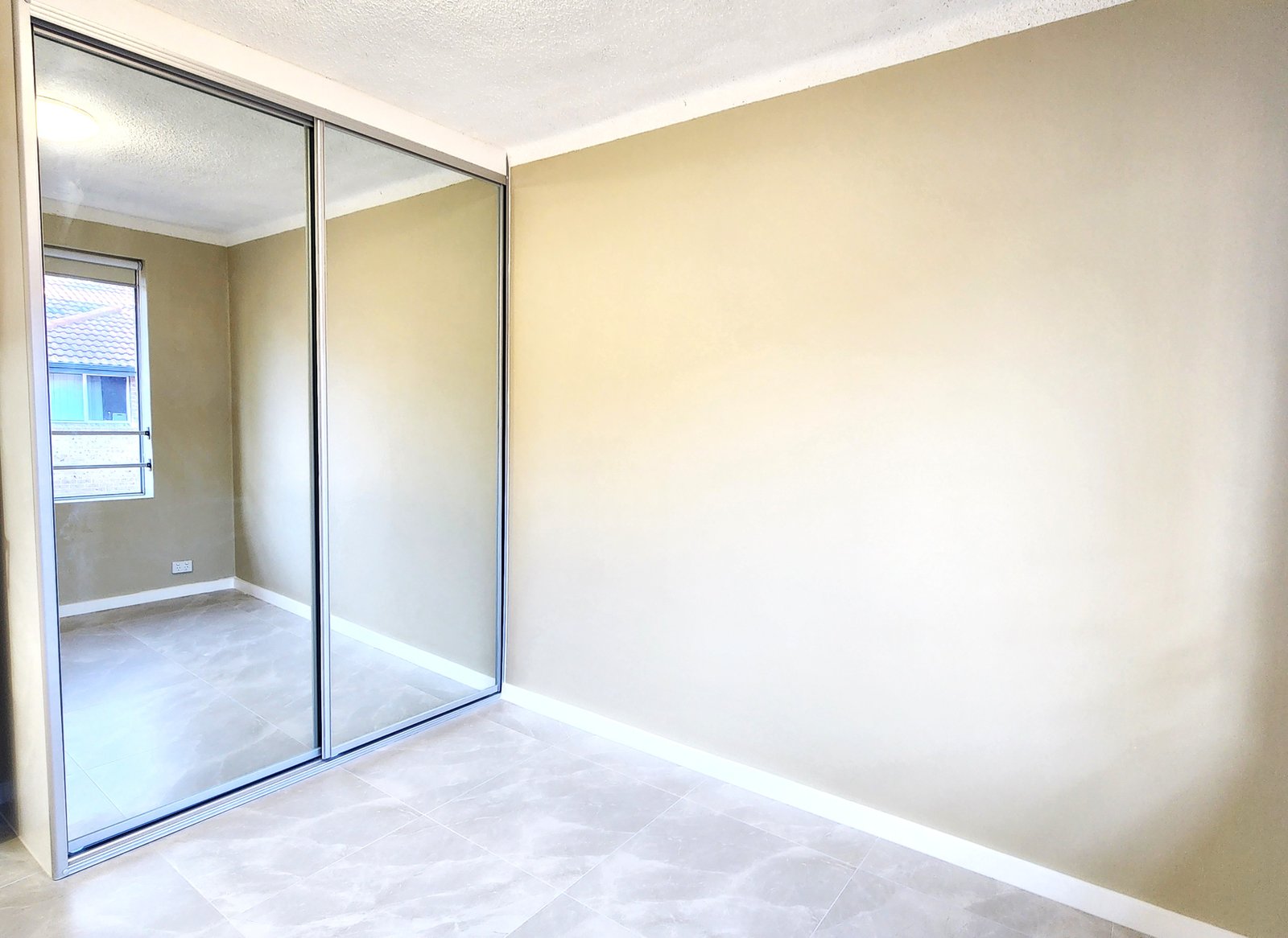 22/13 Speed Street LIVERPOOL 4