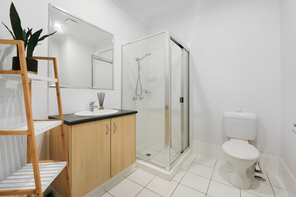 22/15 Ancona Street Carrara 10