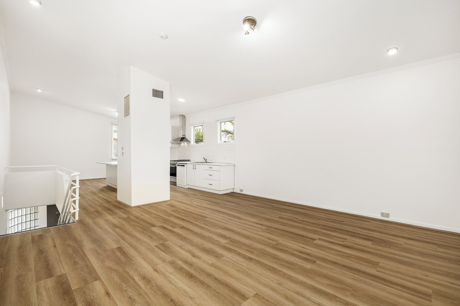 22/15 Beach Street, Port Melbourne, 3207