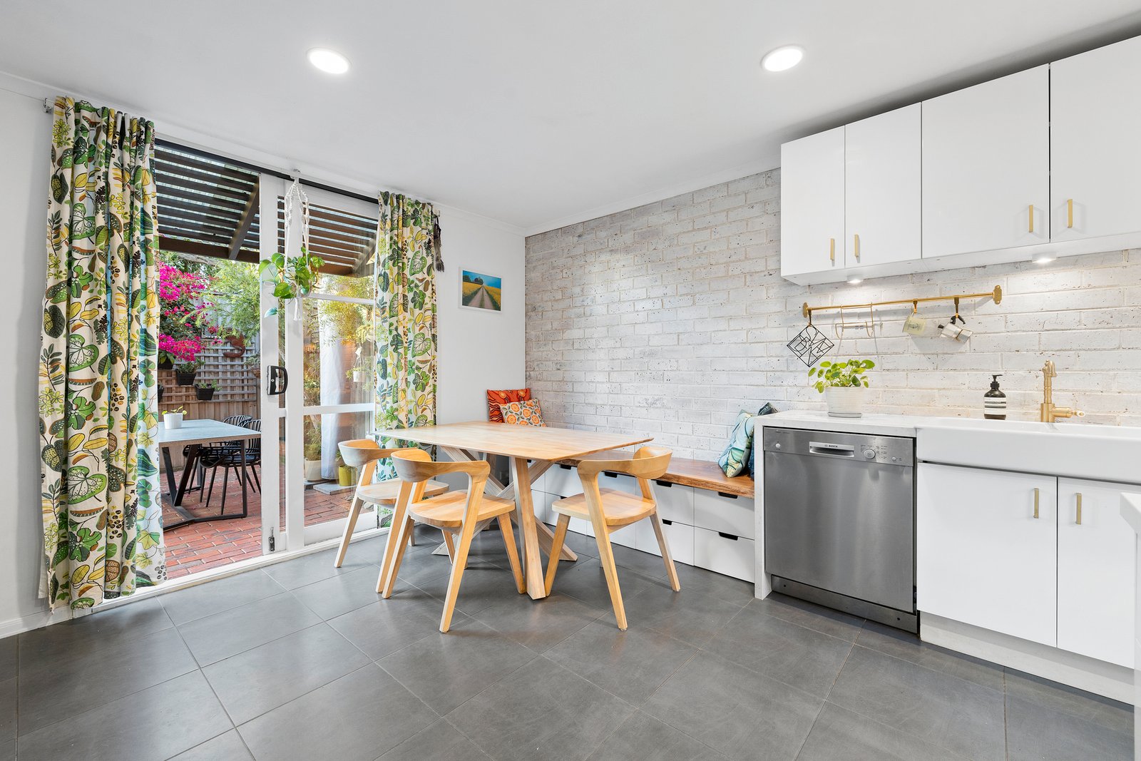 Gallery: 22/16-20 Milton Street
