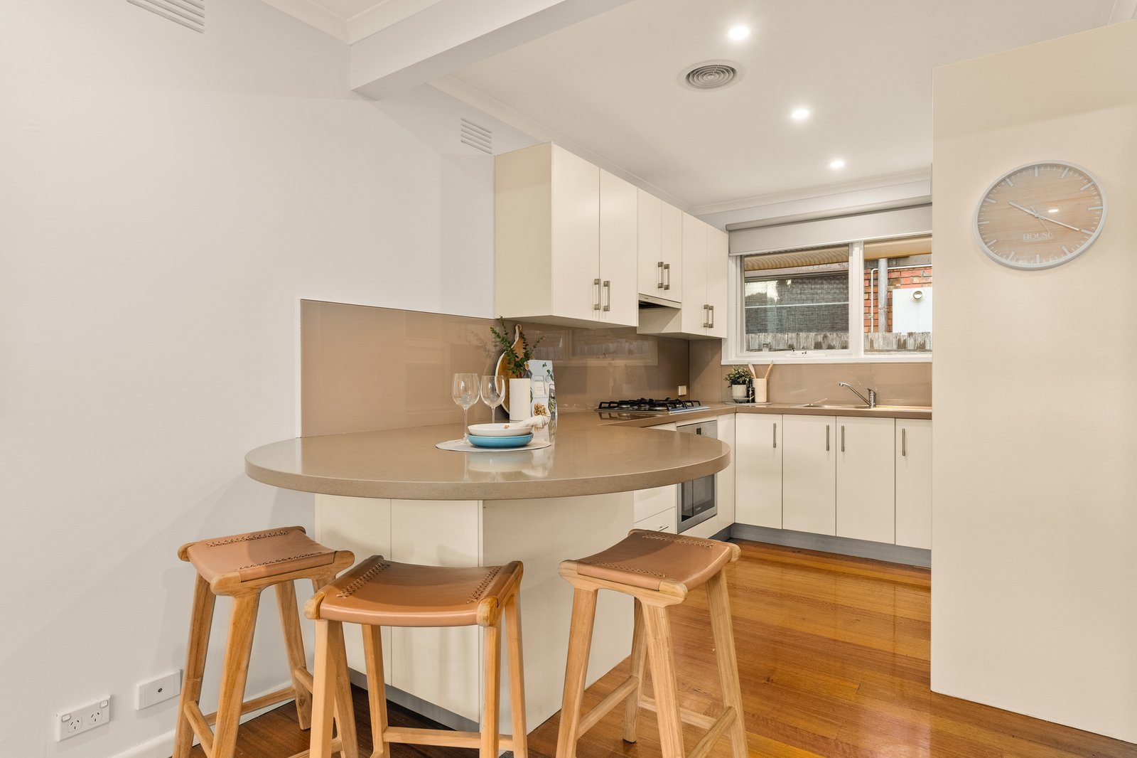 Gallery: 2/216-218 Beach Road