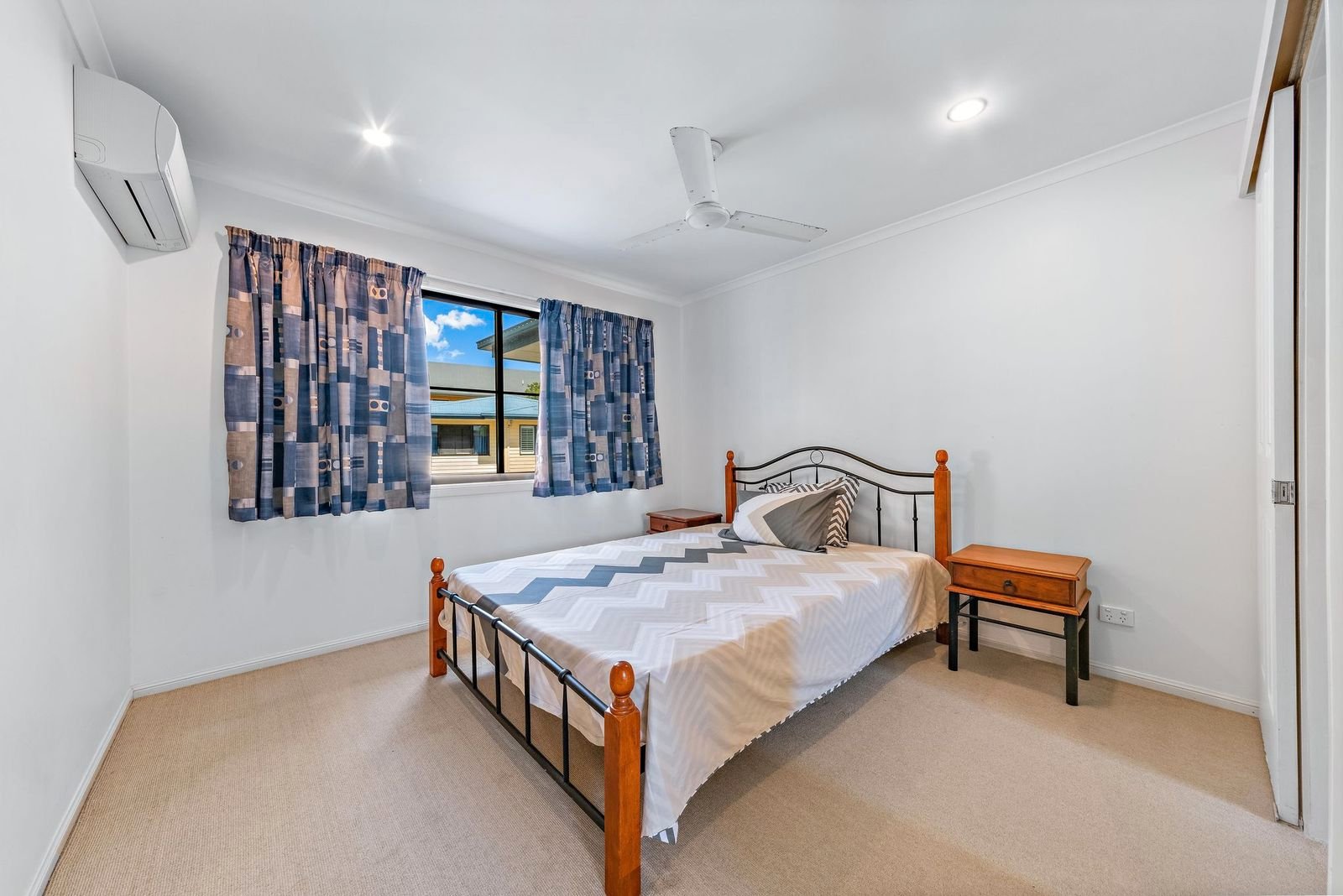 22/16 Beach Road CANNONVALE 7