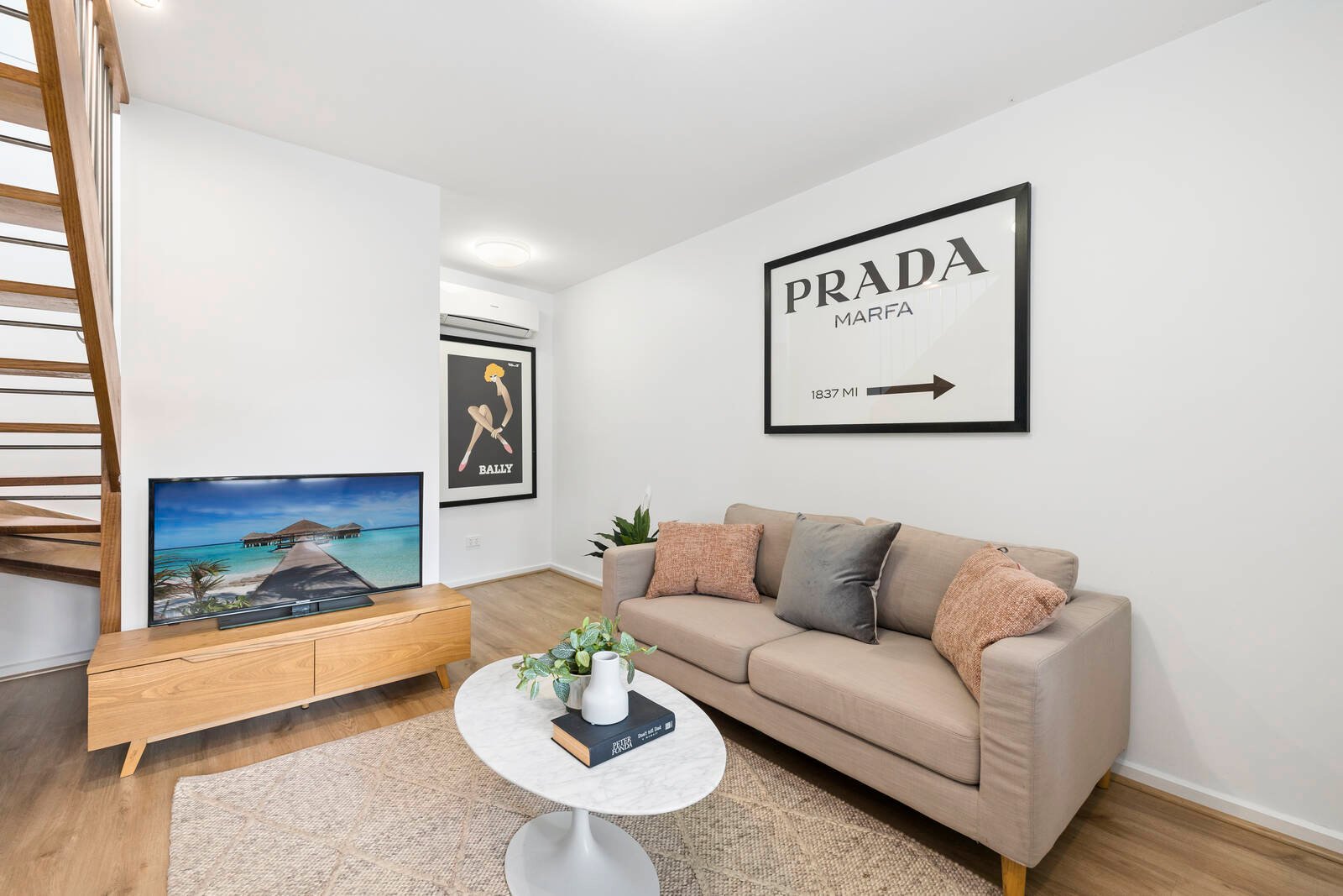 Gallery: 22/1656 Dandenong Road