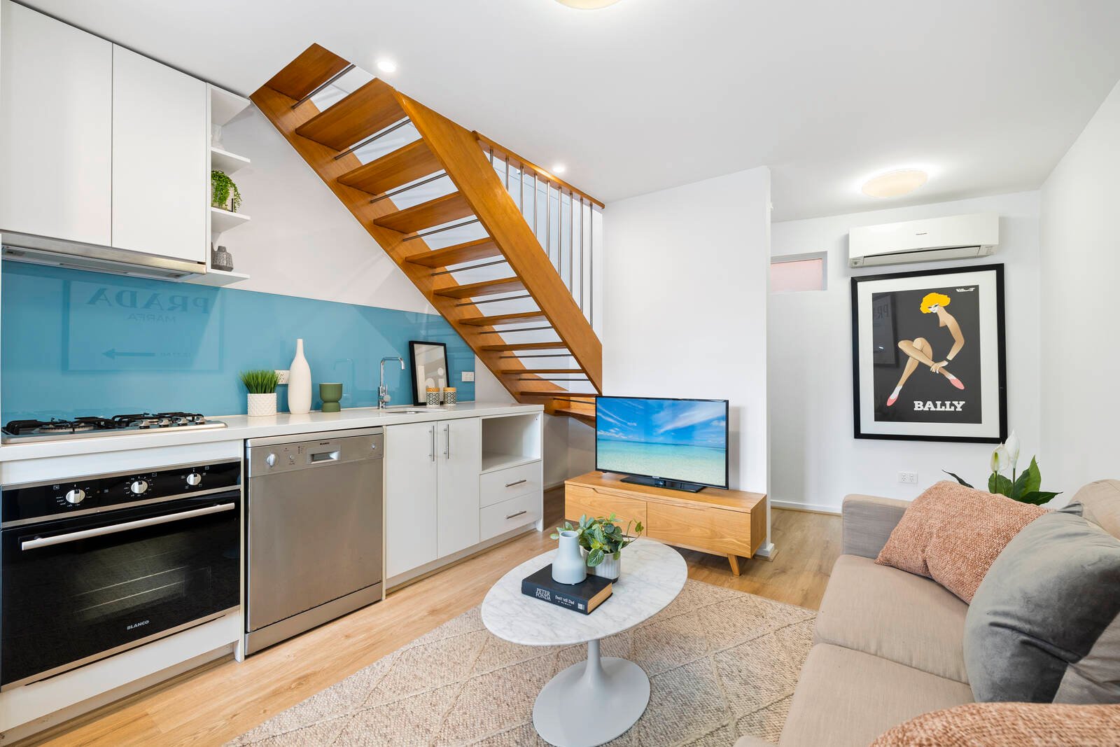 Gallery: 22/1656 Dandenong Road