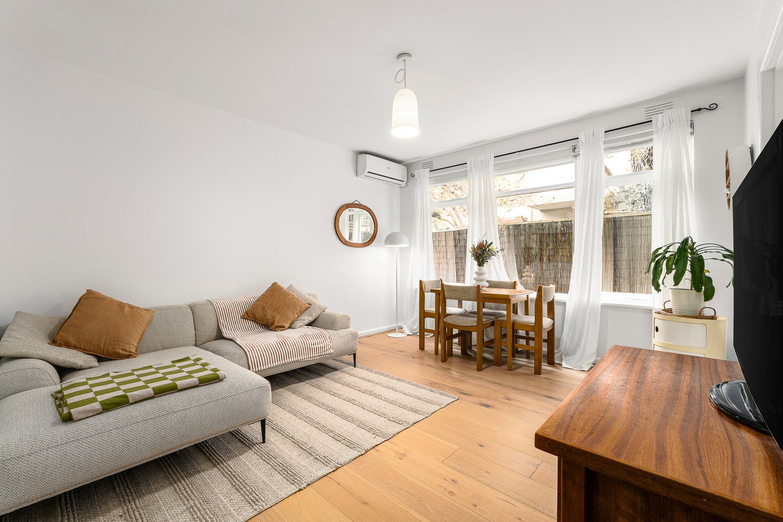 Gallery: 2/217 Brighton Road