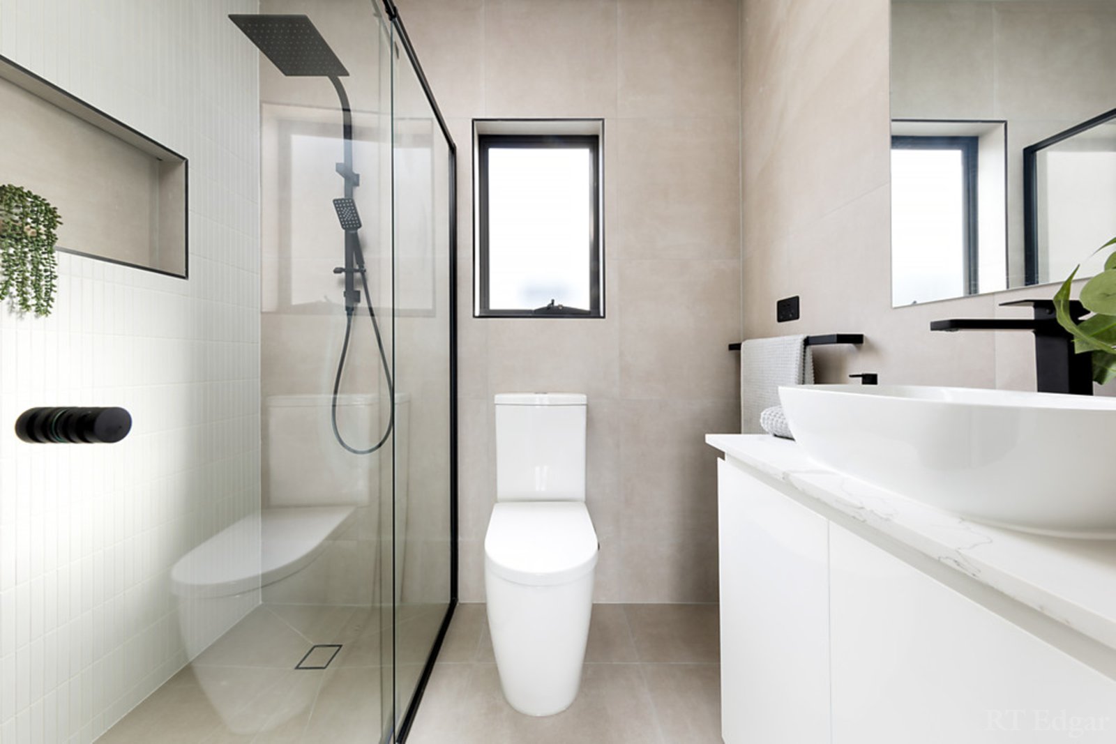 Real Estate and Property in 2/218 Union Street, Brunswick West, VIC