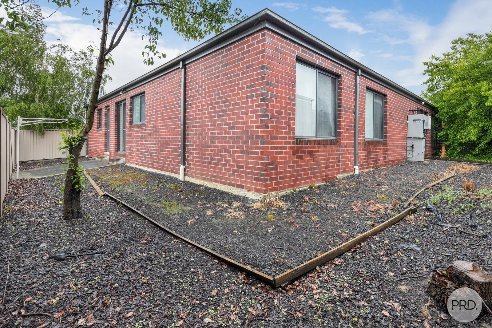 2/219 Kossuth Street SEBASTOPOL 12