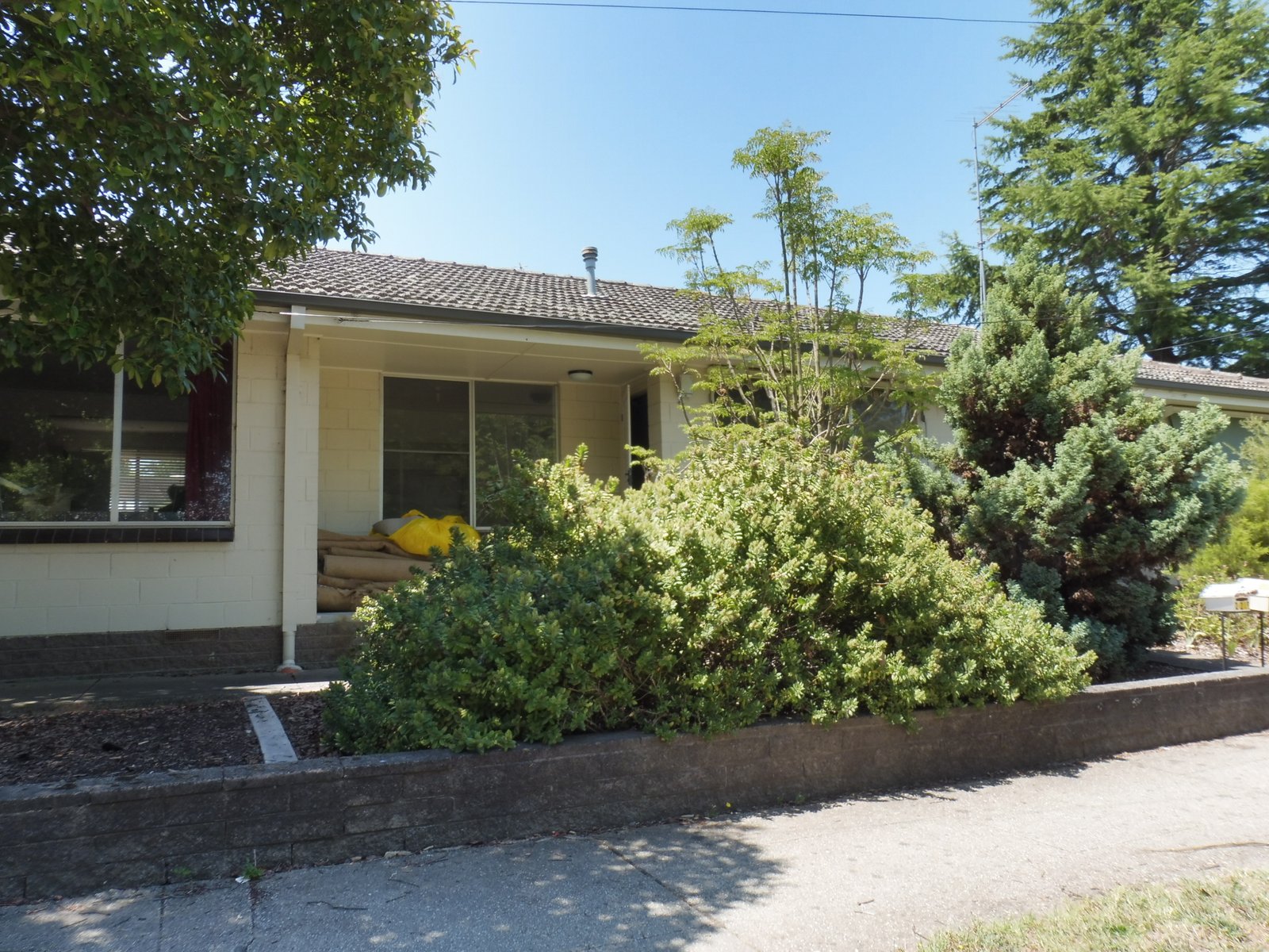 Gallery: 2/219 Ripon Street