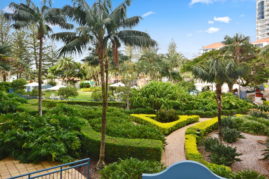 221/99 Griffith Street COOLANGATTA 1