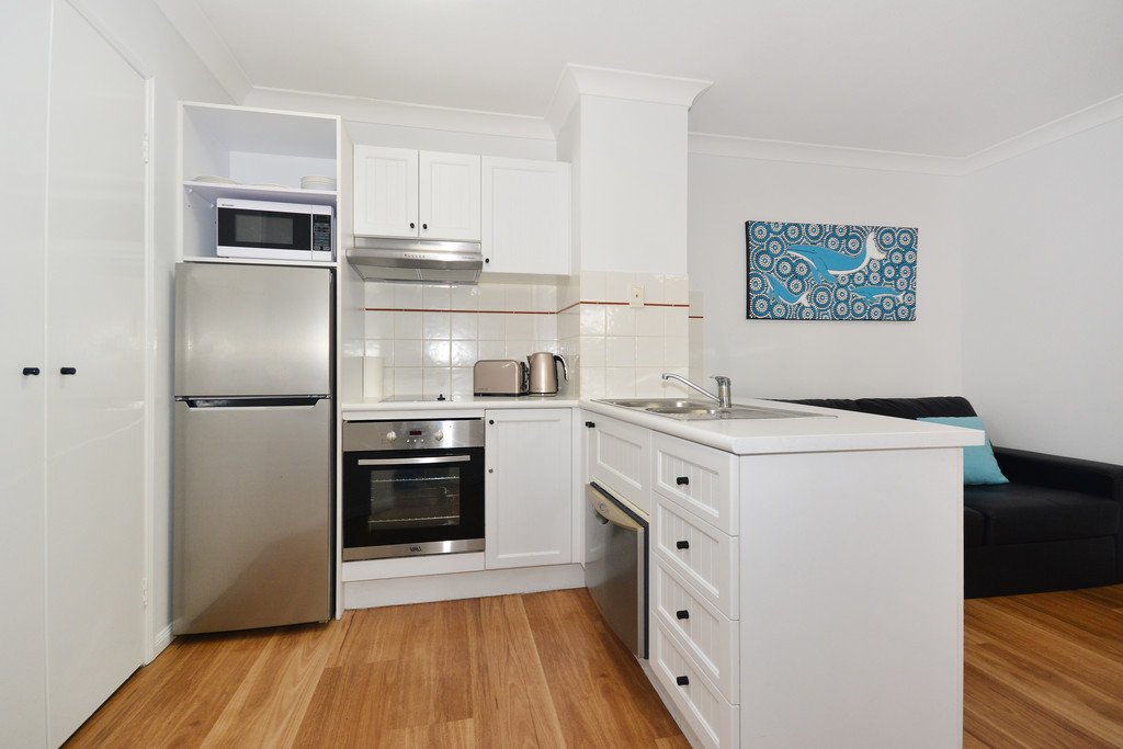 221/99 Griffith Street COOLANGATTA 3