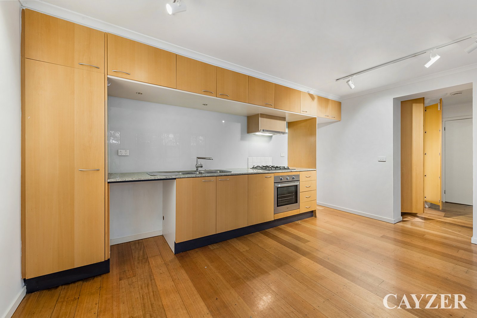 Gallery: 2/22-24 Clifton Street
