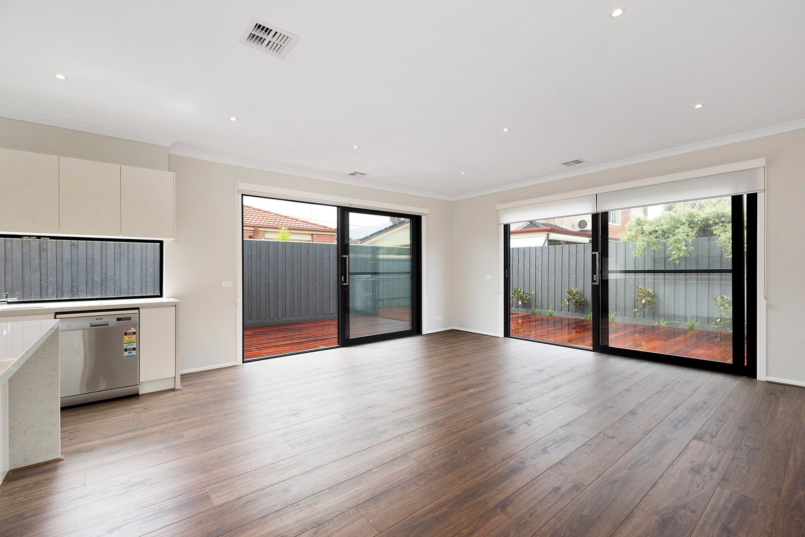 Gallery: 2/22 Apex Avenue