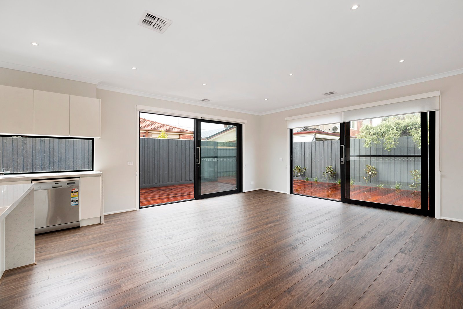Gallery: 2/22 Apex Avenue