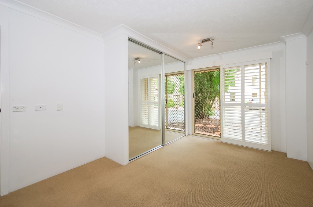 2/22 Binya Avenue KIRRA 5