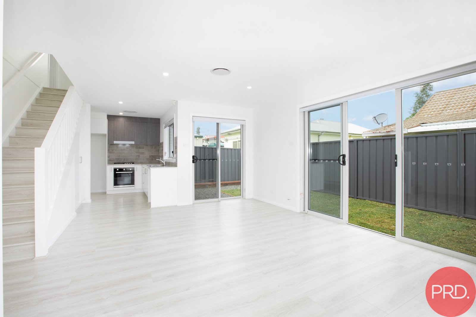 2/22 Chaucer Street BERESFIELD 2