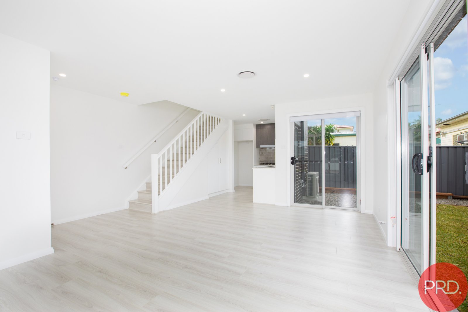 2/22 Chaucer Street BERESFIELD 3