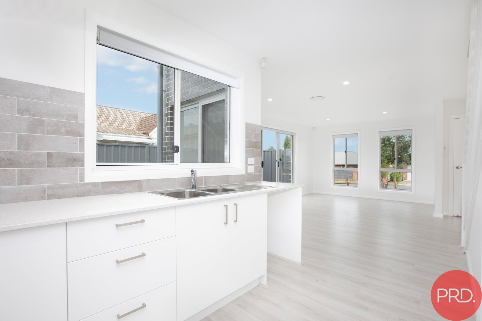 2/22 Chaucer Street BERESFIELD 6