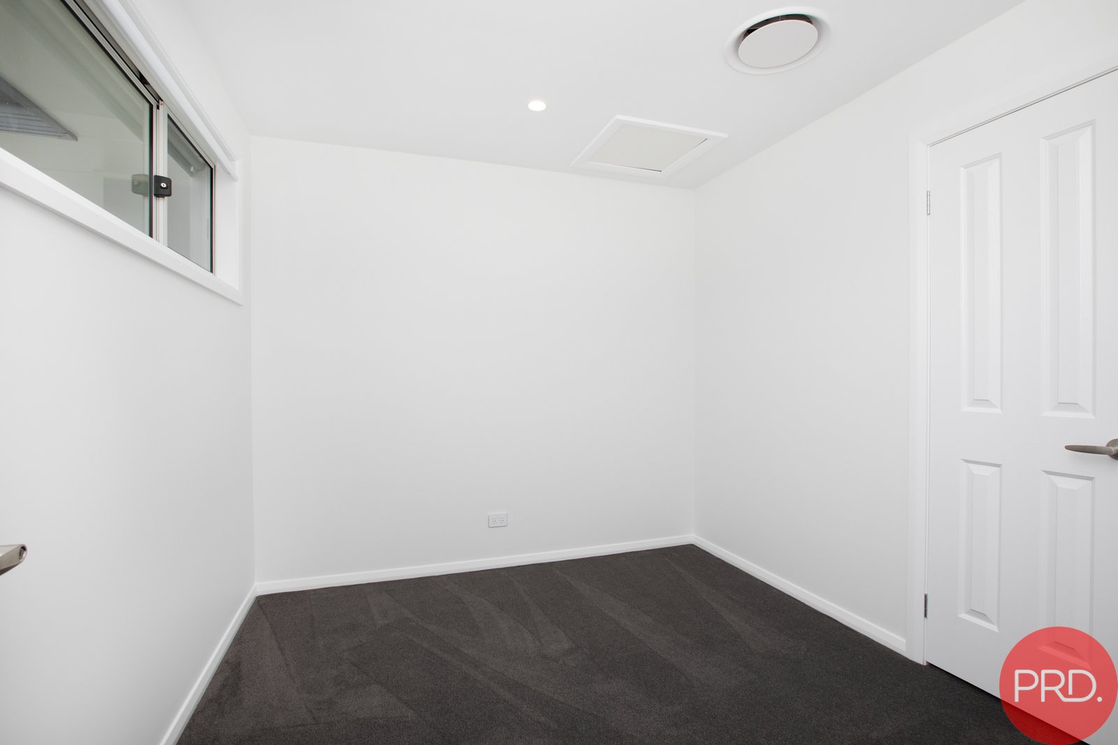 2/22 Chaucer Street BERESFIELD 10