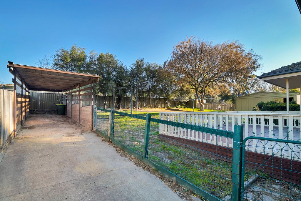 222 Daylesford Road BROWN HILL 9