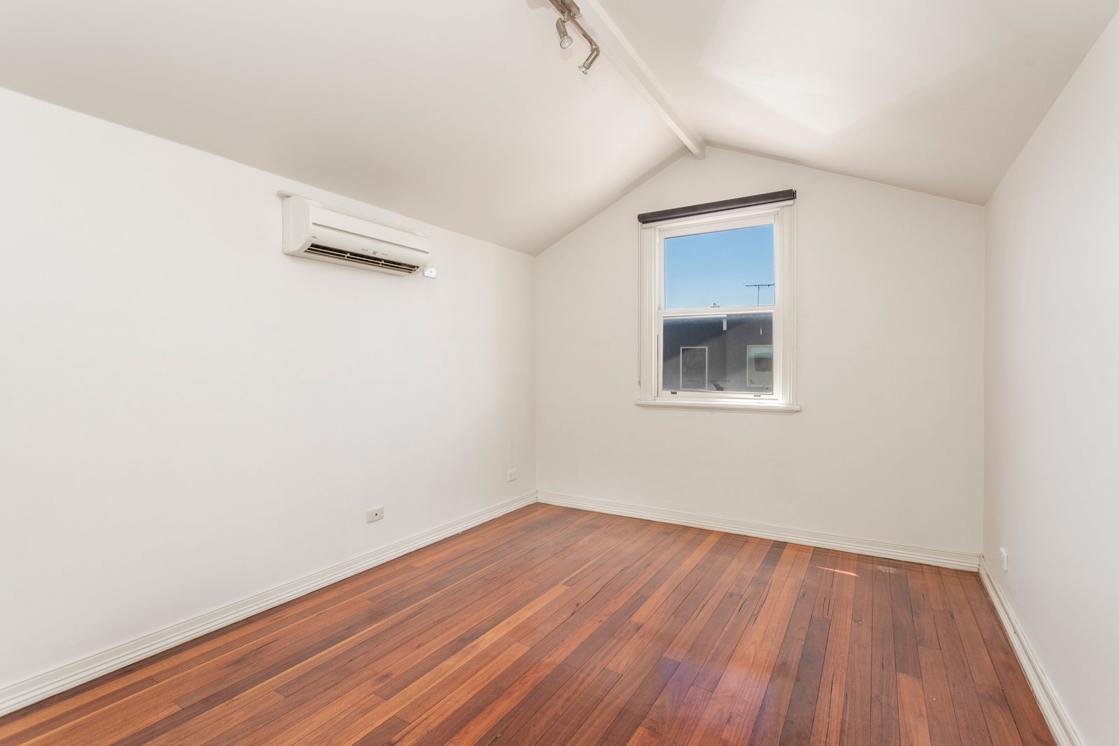 Gallery: 2/22 Emma Street