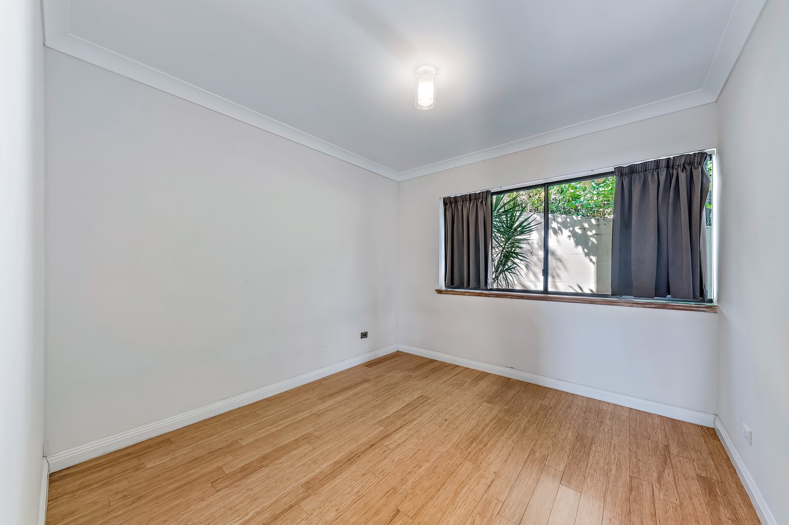22/2 Eshelby Drive CANNONVALE 8