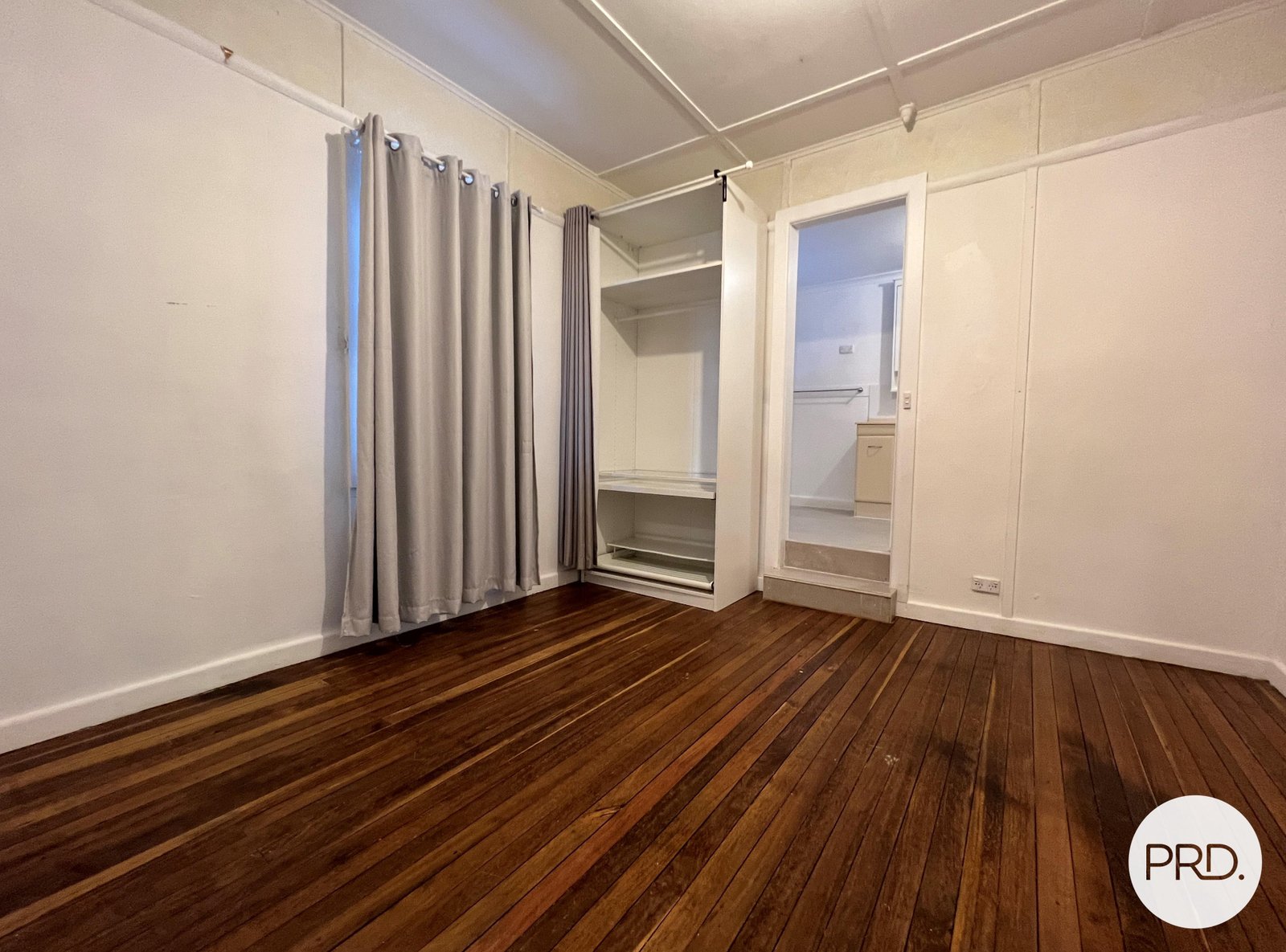 222 Foxlow Street CAPTAINS FLAT 4