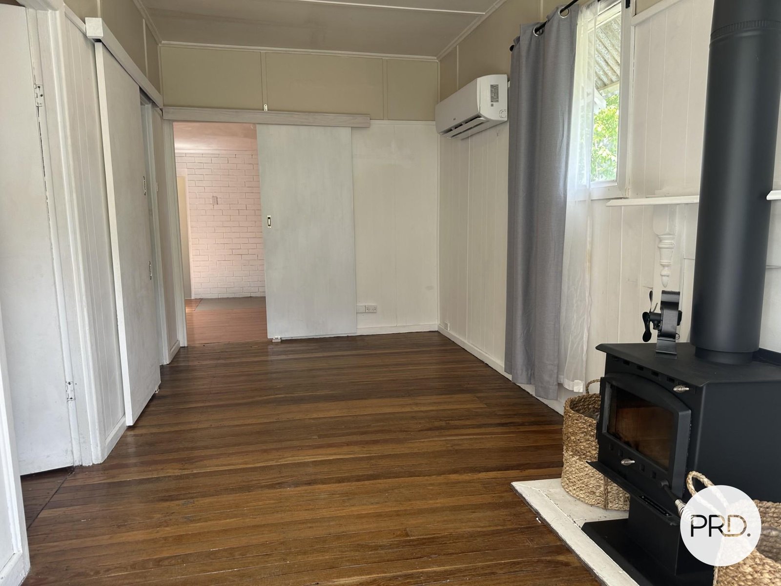 222 Foxlow Street CAPTAINS FLAT 2