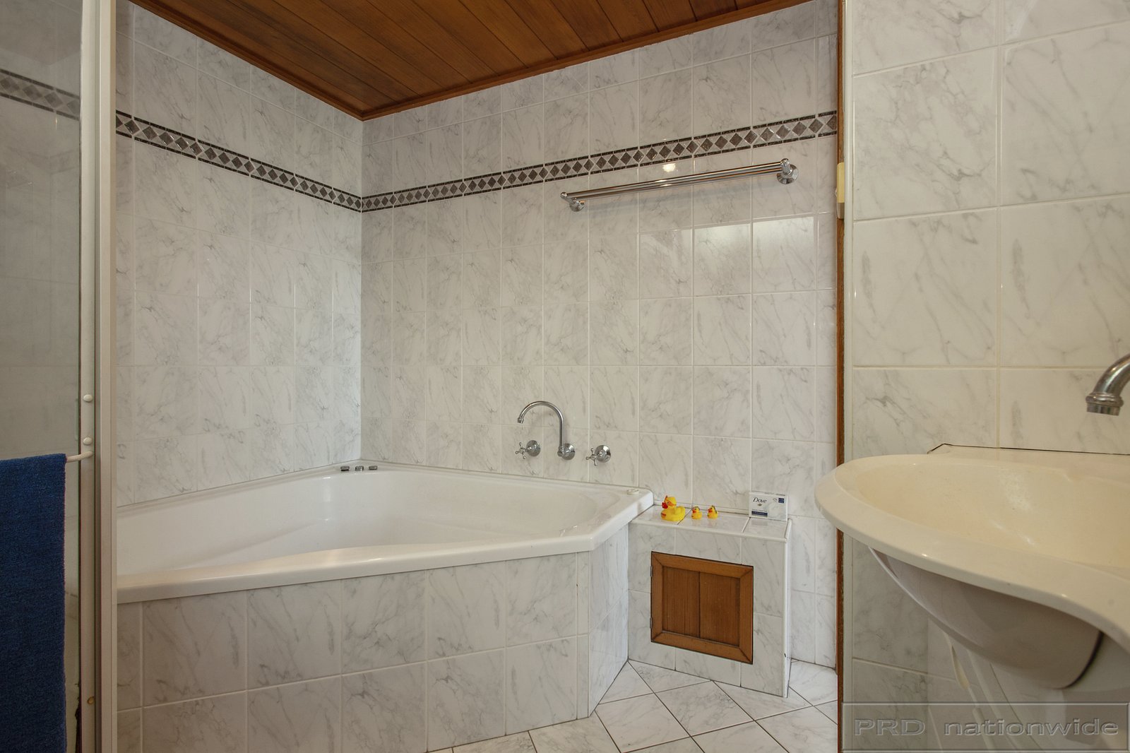 2/22 Hillview Crescent THE HILL 10