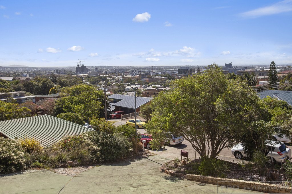 2/22 Hillview Crescent THE HILL 12