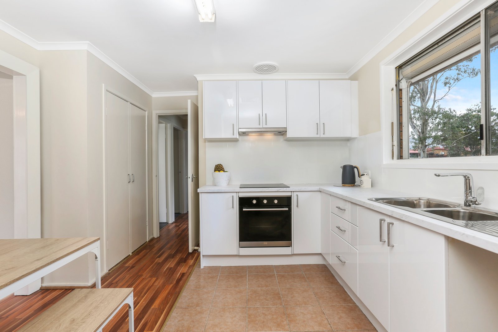2/22 Horsley Drive HORSLEY 2