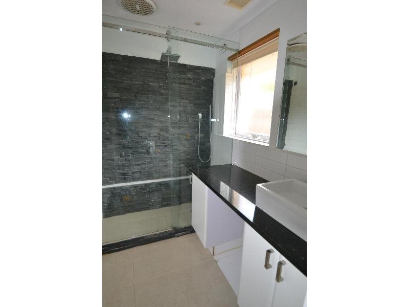 Gallery: 2/22 Latrobe Street