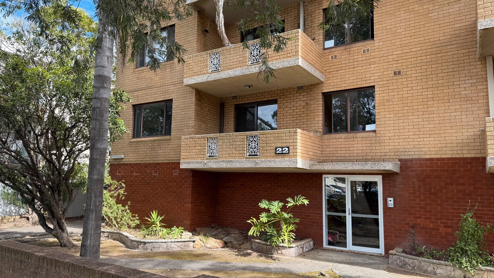 2/22 Macquarie Place MORTDALE 2