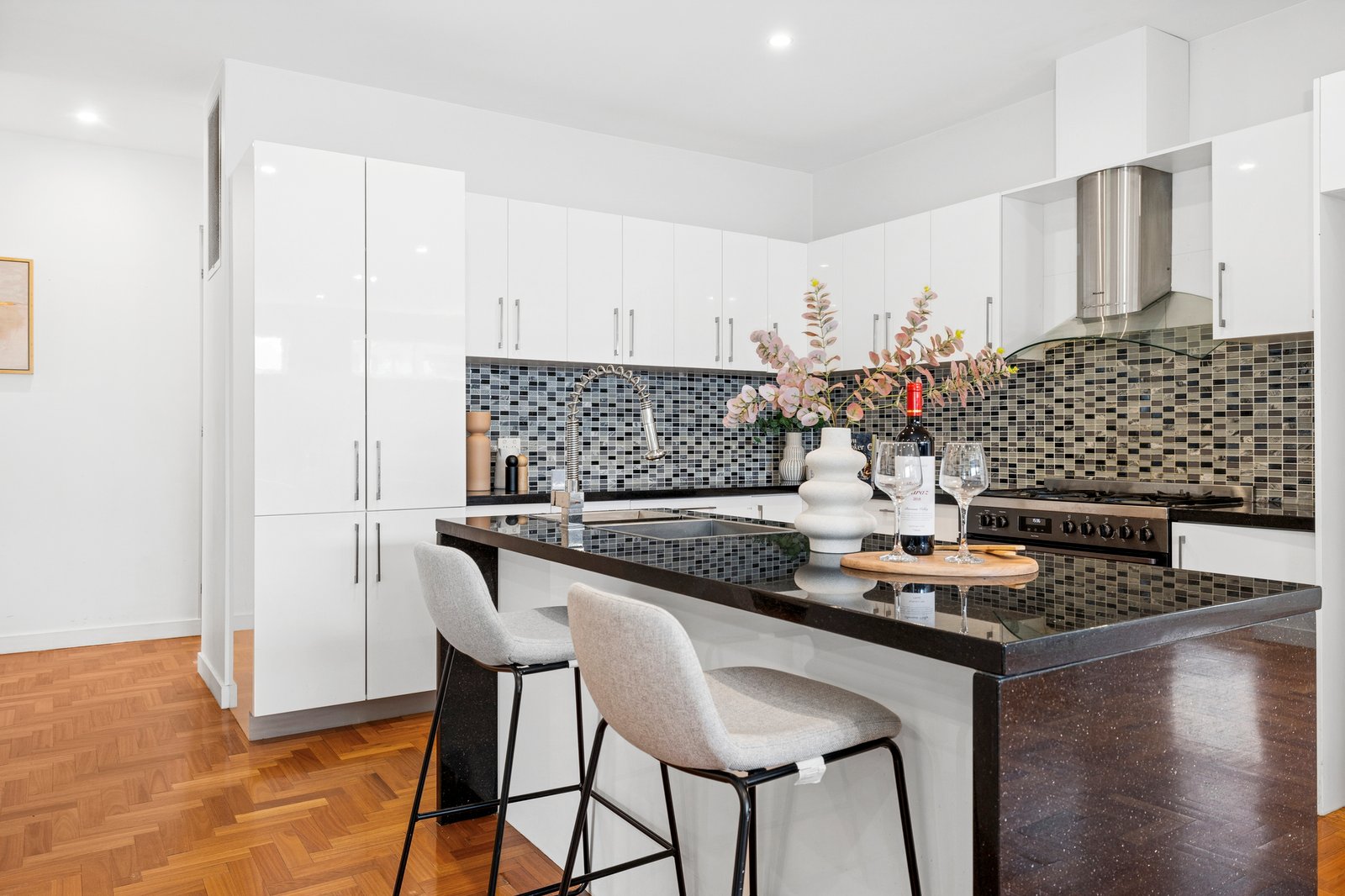 Gallery: 2/22 Macrina Street