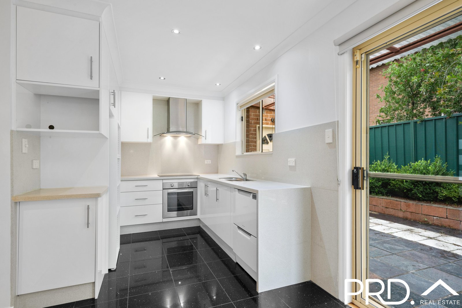 2/22 Monie Avenue EAST HILLS 3