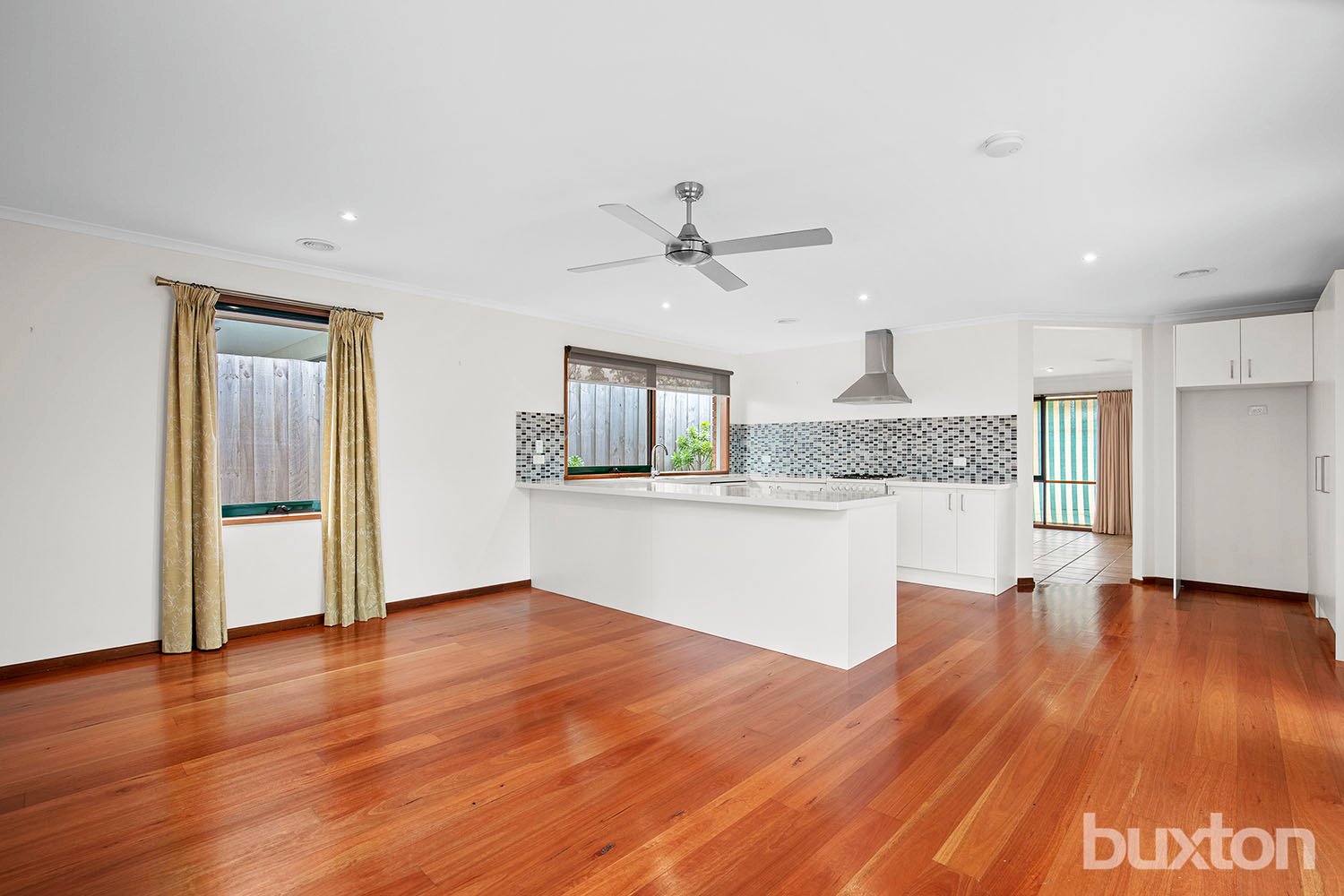 Gallery: 2/22 Morley Crescent