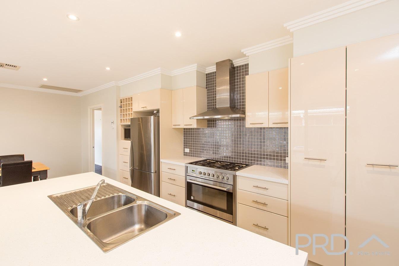 2/22 Philippa Crescent MILDURA 8