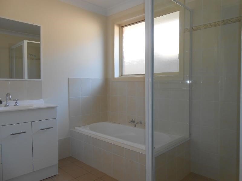 2/22 Piper Street TAMWORTH 7