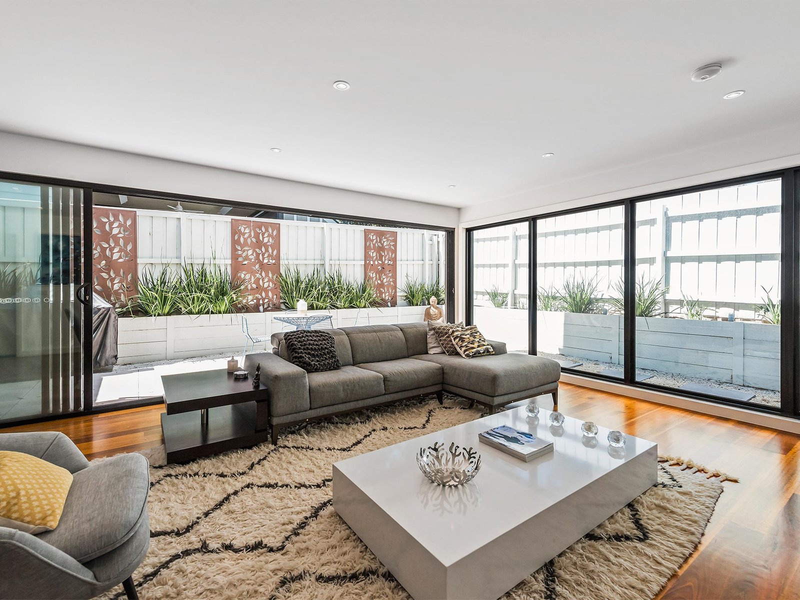 Gallery: 2/22 Roydon Street