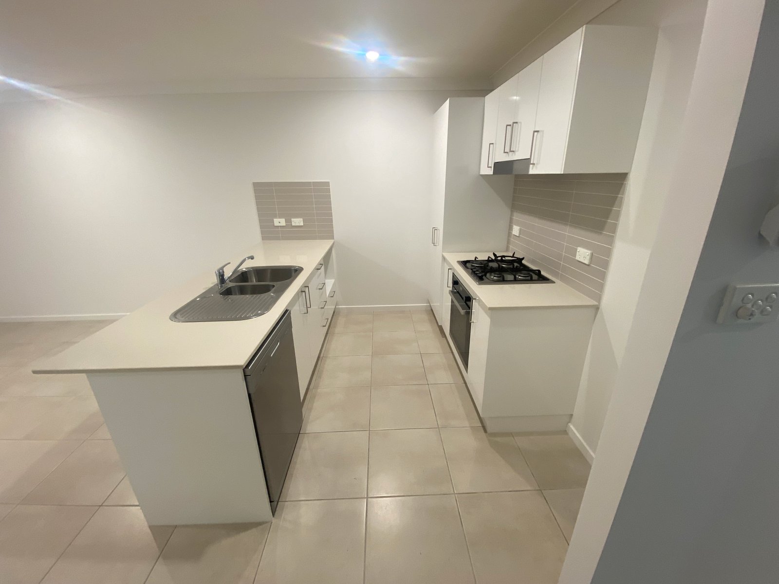 2/22 Silkstone St  Farley 4